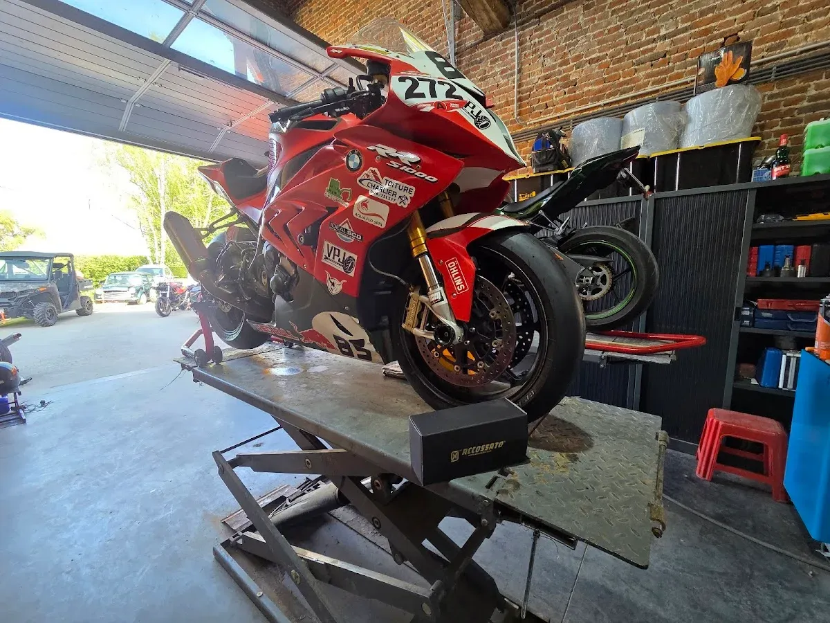 SBV MOTOR / Thorn Bikes center Belgique, garage automobile — Rue du Goutteux, 7090 Braine-le-Comte