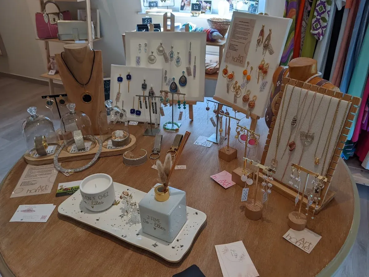 Jo'Elles Boutique, boutique de vêtements — Rue des Aulnois 16, 7090 Braine-le-Comte