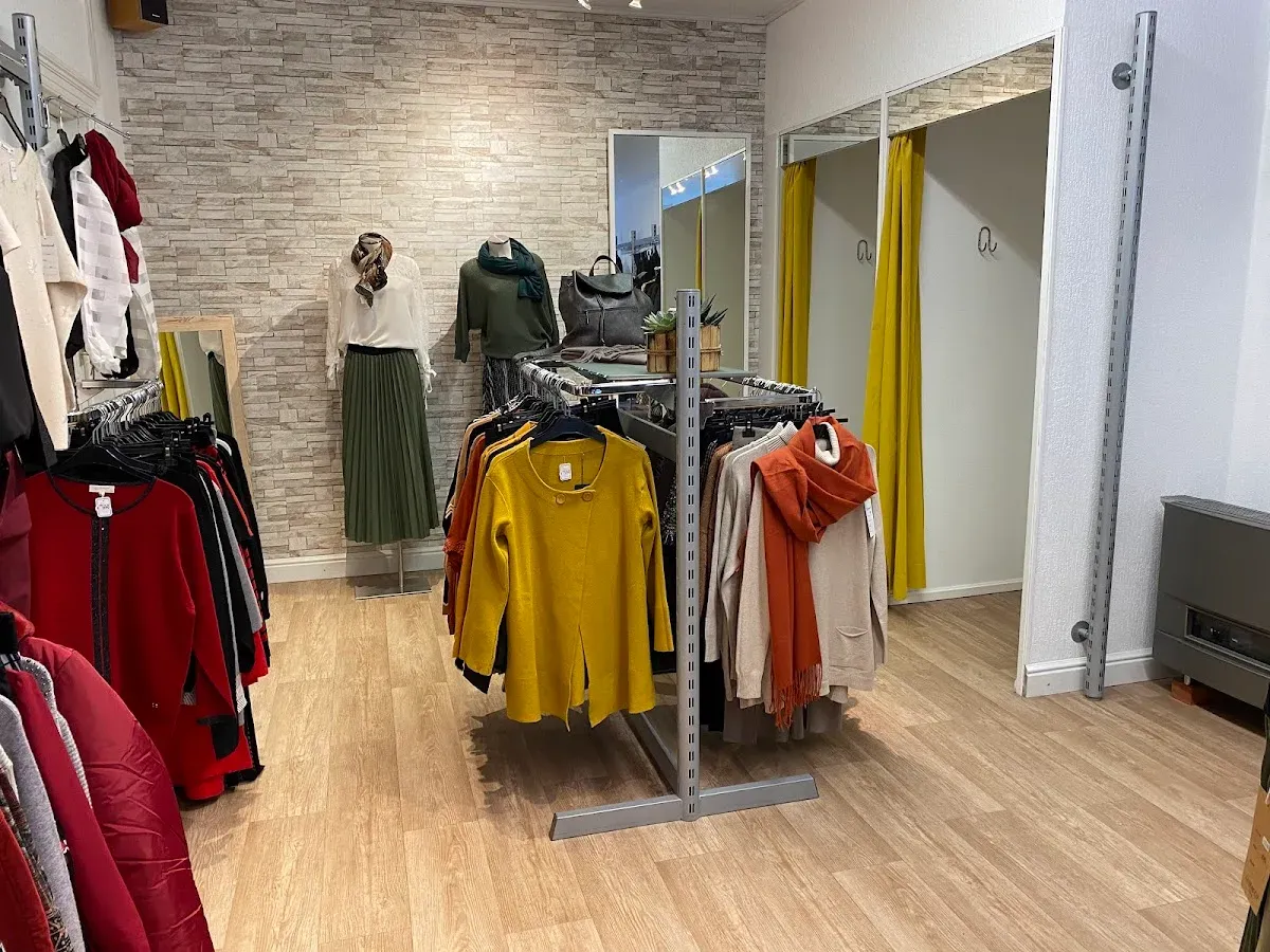 Syl me plaît, boutique de vêtements — Rue de la Station 56, 7090 Braine-le-Comte