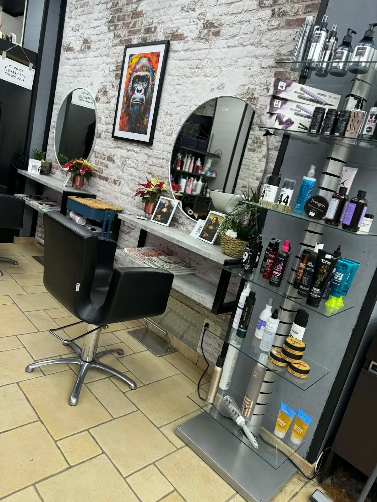 Sylvain by Love Is In The Hair, salon de coiffure — Rue Édouard Étienne 6, 7090 Braine-le-Comte