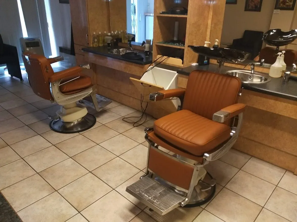 Coiffeur Olivier, salon de coiffure — Rue de la Station 92, 7090 Braine-le-Comte