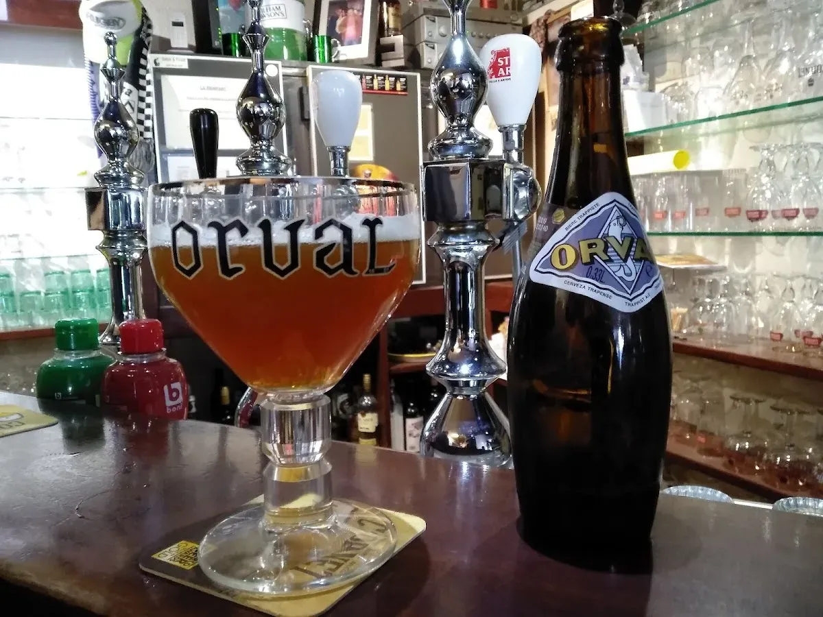 Le Rempart, salon de thé — Grand Place 13, 7090 Braine-le-Comte